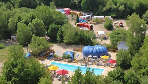 Découvrez le Camping des Arcades : Une Escapade Inoubliable dans le Lot, Entre Nature et Confort